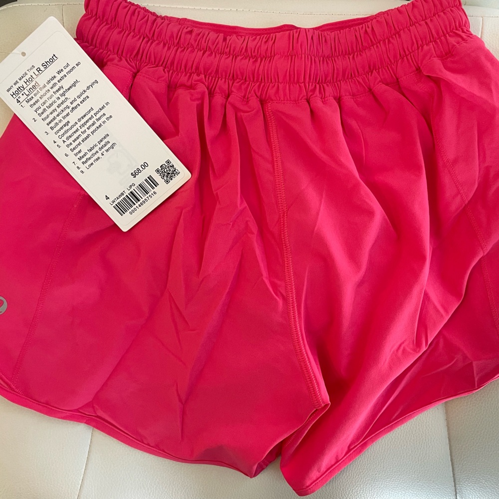 Lululemon Hotty Hot shorts